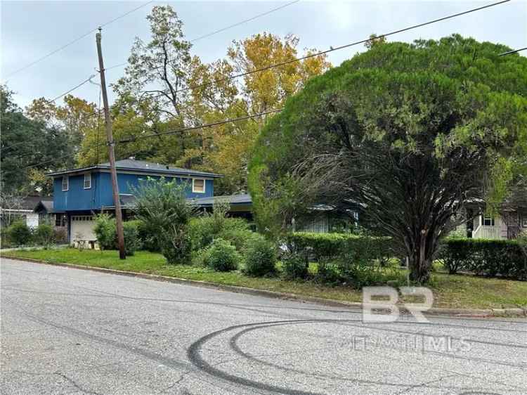 Single-family house For Sale in Mobile, Alabama