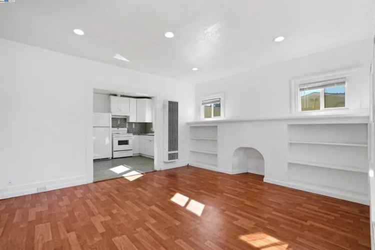 Single-family house For Sale in 2006, 14th Avenue, Oakland, California