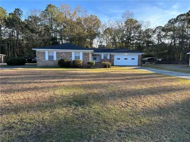 Single-family house For Sale in Mobile, Alabama