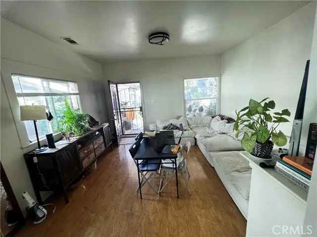 Multi-family house For Sale in 693, Santa Barbara Street, Pasadena, California