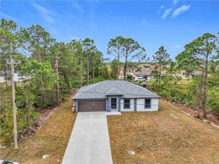 Single-family house For Sale in 2607, 8th Street Southwest, Lehigh Acres, Florida