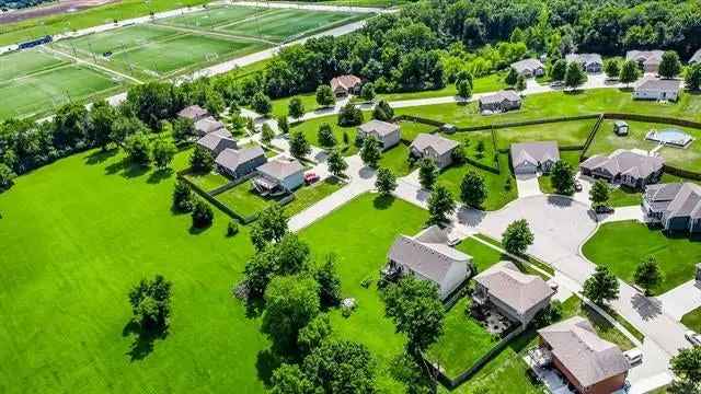 Land For Sale in 1832, North 92nd Terrace, Kansas City, Kansas