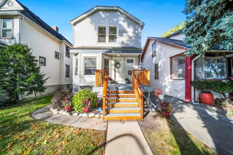 Single-family house For Sale in 4650, North Kilpatrick Avenue, Chicago, Illinois