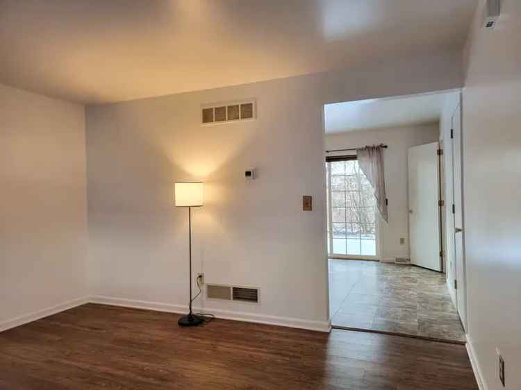 Cozy 2-Bedroom Townhouse for Rent