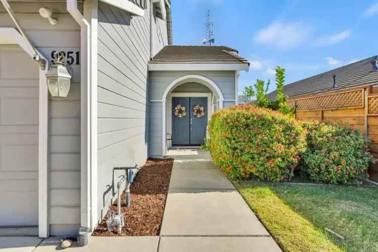 Single-family house For Sale in 9251, Summer Tea Way, Elk Grove, California