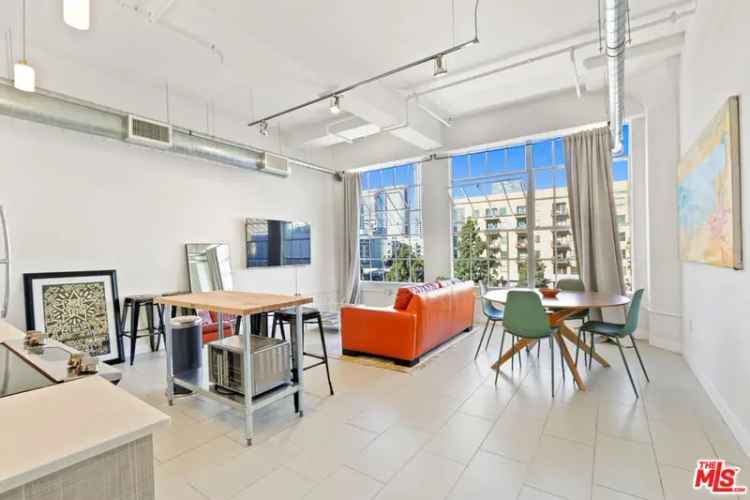 Condo For Sale in 939, South Broadway, Los Angeles, California