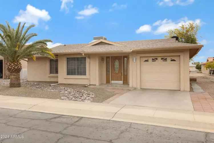 Single-family house For Sale in 866, West El Charro Drive, Mesa, Arizona