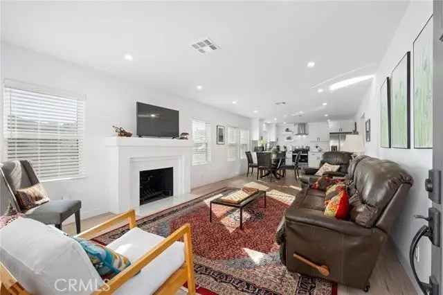 Single-family house For Sale in 453, North Walker Avenue, Los Angeles, California