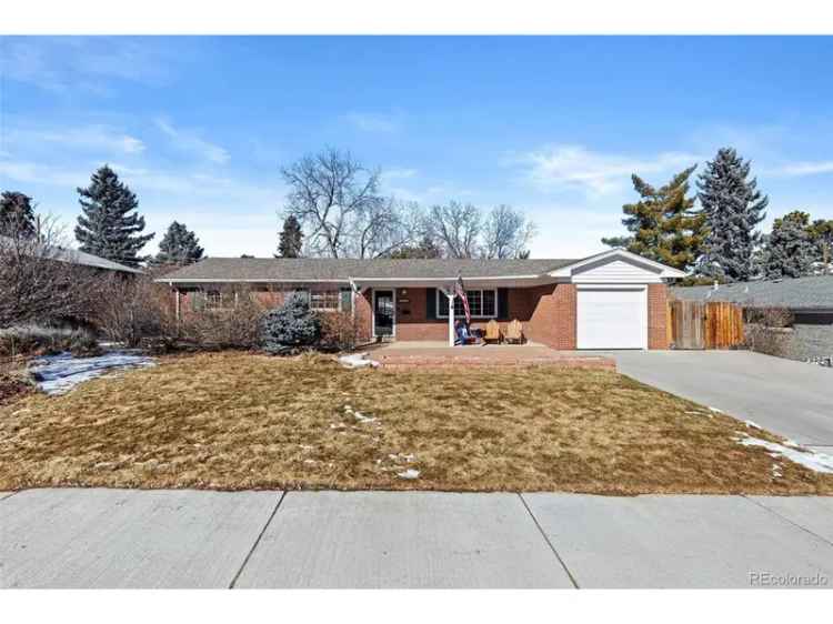 Single-family house For Sale in 3433, East Costilla Avenue, Centennial, Colorado