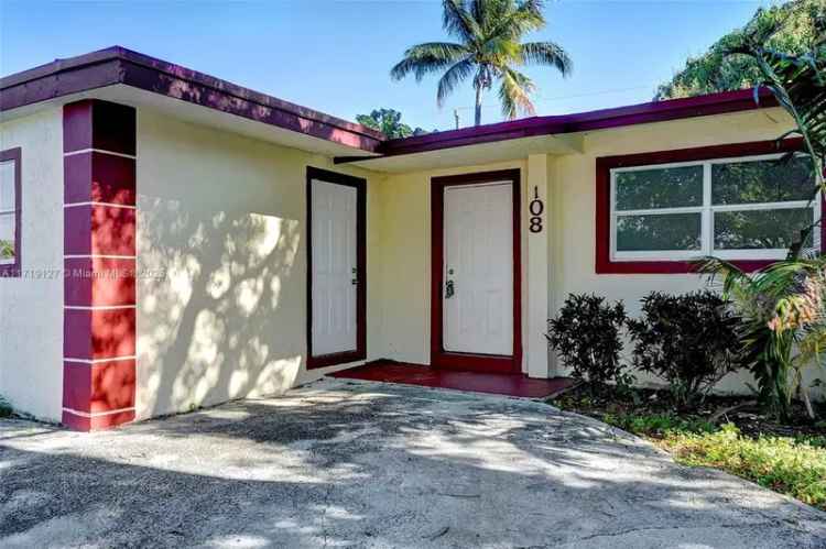 Single-family house For Sale in 108, North 12th Street, Lantana, Florida