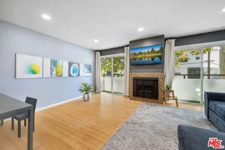 Condo For Sale in 4702, Fulton Avenue, Los Angeles, California