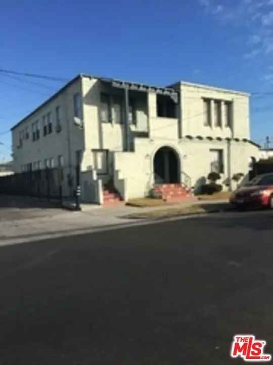 Multi-family house For Sale in Los Angeles, California