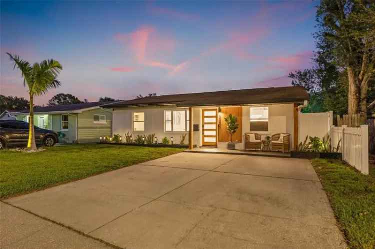 Single-family house For Sale in 550, Northmoor Avenue North, Saint Petersburg, Florida