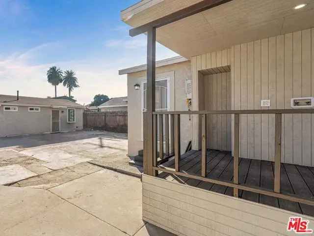 Multi-family house For Sale in 820, West 76th Street, Los Angeles, California