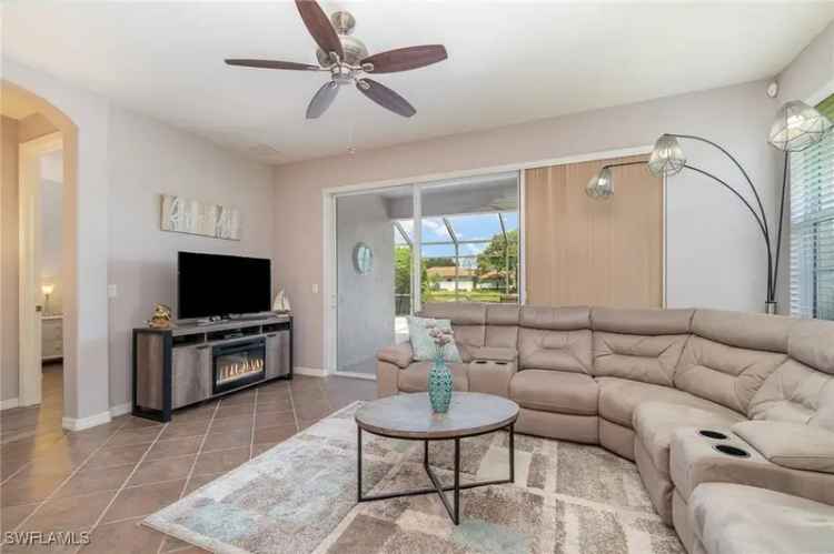 Single-family house For Sale in Fort Myers, Florida