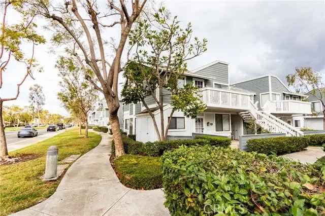 Single-family house For Sale in 195, Huntington, Irvine, California