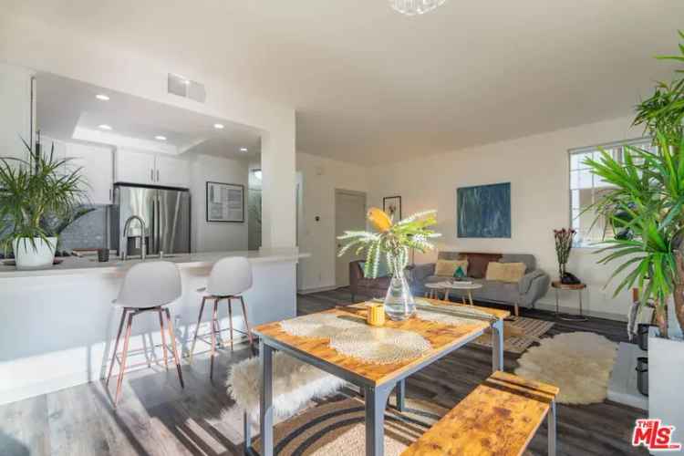 Condo For Sale in 8500, Falmouth Avenue, Los Angeles, California