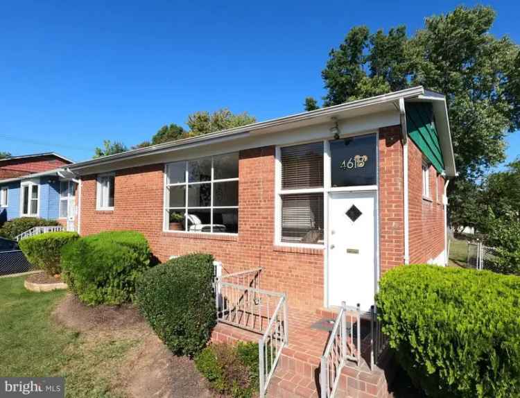 Single-family house For Sale in 4618, Hilltop Terrace Southeast, Washington, District of Columbia