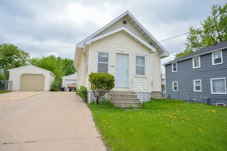 Main Floor Home for Rent - 2 Bedrooms, Garage, Fenced Yard