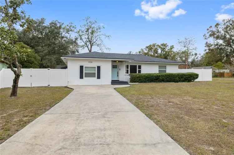 Single-family house For Sale in 9708, Forest Hills Drive, Tampa, Florida