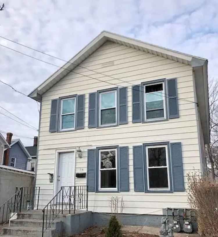 Multi-family house For Sale in 35, Saltonstall Avenue, New Haven, Connecticut