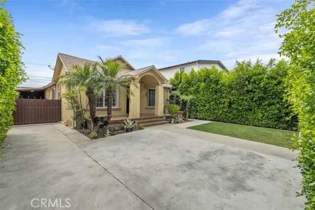 Single-family house For Sale in 4027, La Salle Avenue, Los Angeles, California