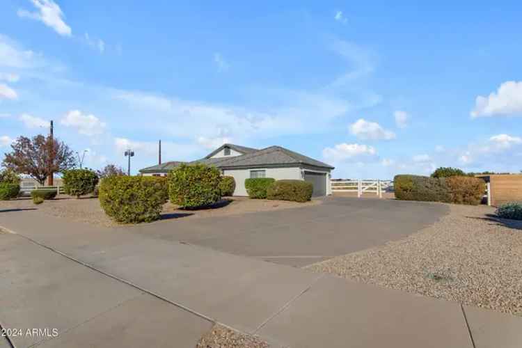 Single-family house For Sale in 20824, East Mewes Road, Queen Creek, Arizona