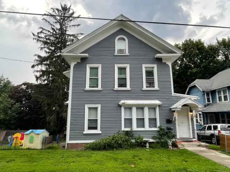 Multi-family house For Sale in 23, Akron Street, Meriden, Connecticut