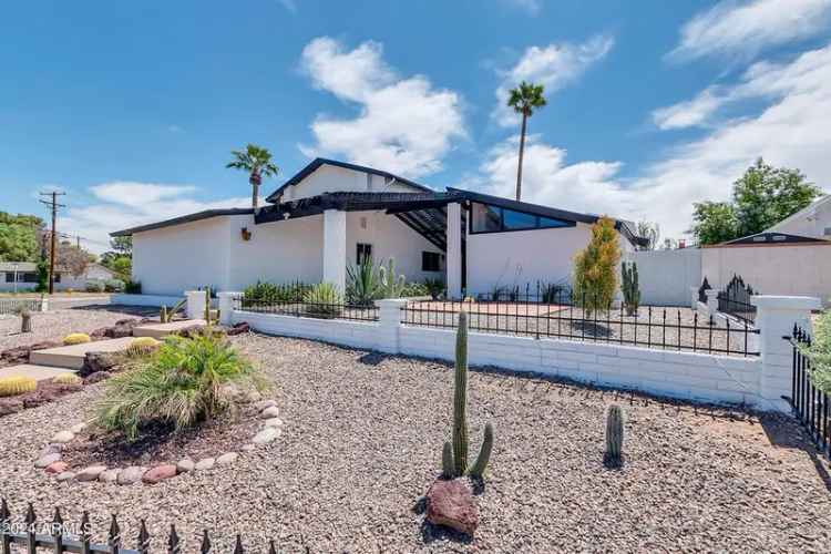 Single-family house For Sale in 1401, West Ocotillo Road, Phoenix, Arizona