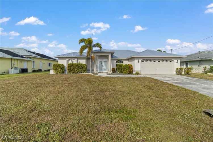 Single-family house For Sale in 1157, Southeast 13th Street, Cape Coral, Florida