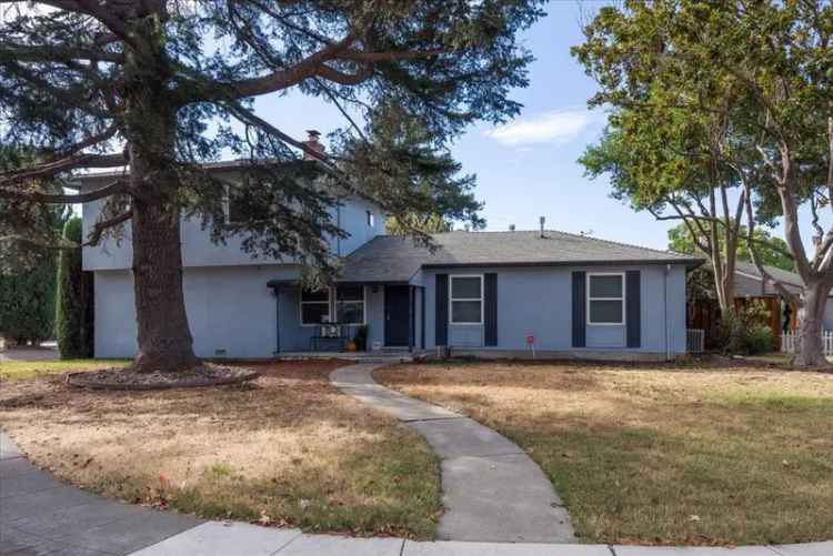 Single-family house For Sale in 1235, North Bascom Avenue, San Jose, California