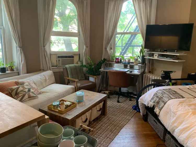 Pet Friendly Apartment Near Dupont Metro Walk to Red Line