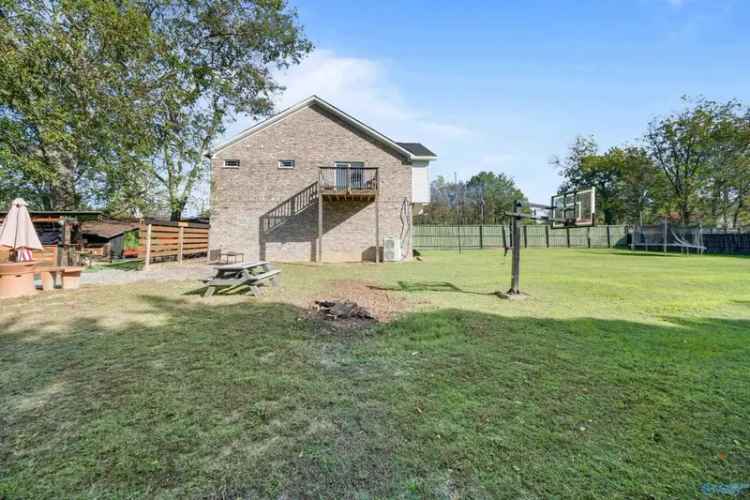 Single-family house For Sale in Hartselle, Alabama