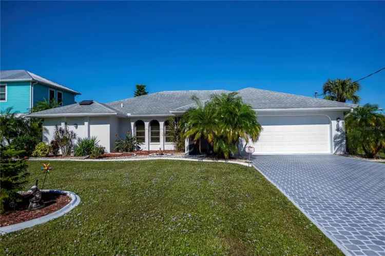 Single-family house For Sale in North Port, Florida