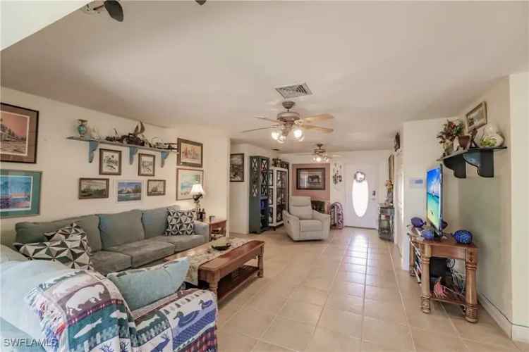 Single-family house For Sale in 13393, Marquette Boulevard, Fort Myers Shores, Florida