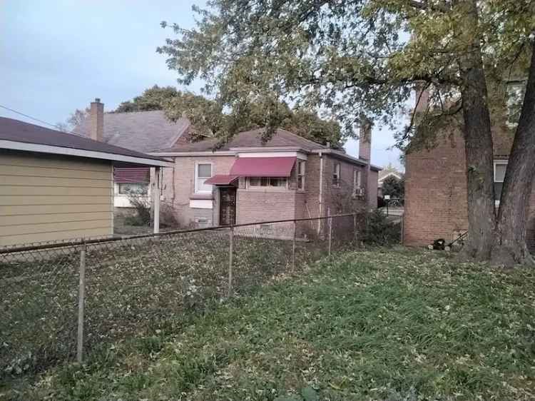 Single-family house For Sale in 10624, South Green Street, Chicago, Illinois