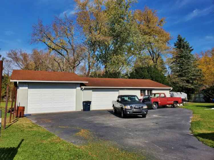 Single-family house For Sale in 4224, East Michigan Boulevard, Michigan City, Indiana