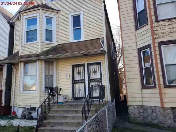 Multi-family house For Sale in 661, West 117th Place, Chicago, Illinois