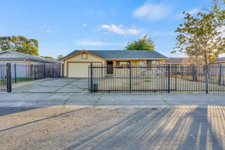 Single-family house For Sale in 5764, Hollyhurst Way, Sacramento, California