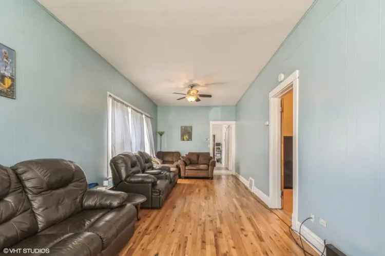 Multi-family house For Sale in 11848, South State Street, Chicago, Illinois