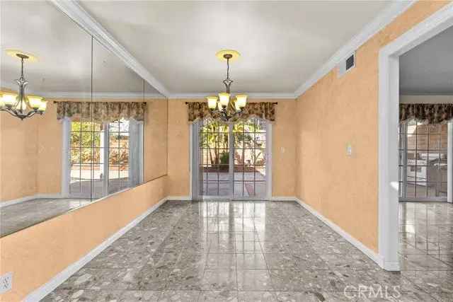 Single-family house For Sale in 7511, Vantage Avenue, Los Angeles, California