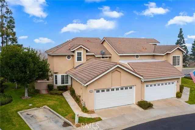 Single-family house For Sale in 6147,6153, East Garnet Circle, Anaheim, California