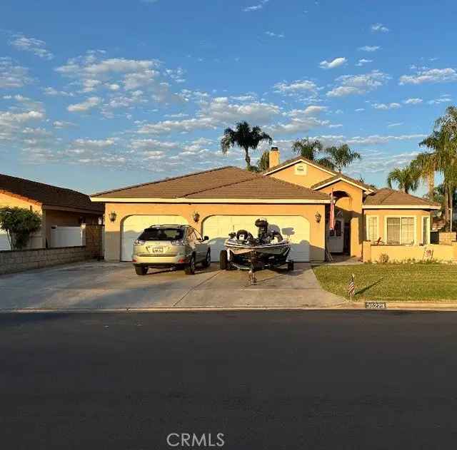 Single-family house For Sale in Canyon Lake, California