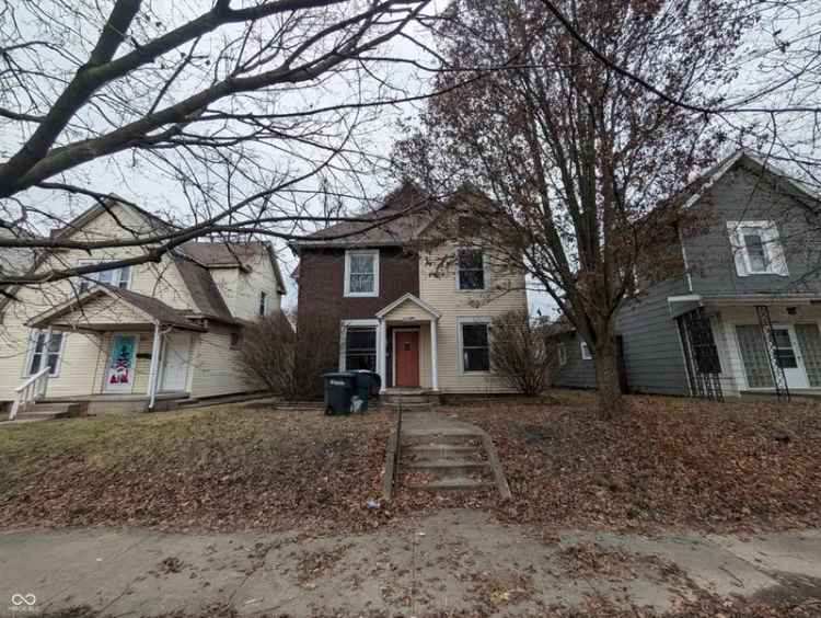 Multi-family house For Sale in 802, West Charles Street, Muncie, Indiana