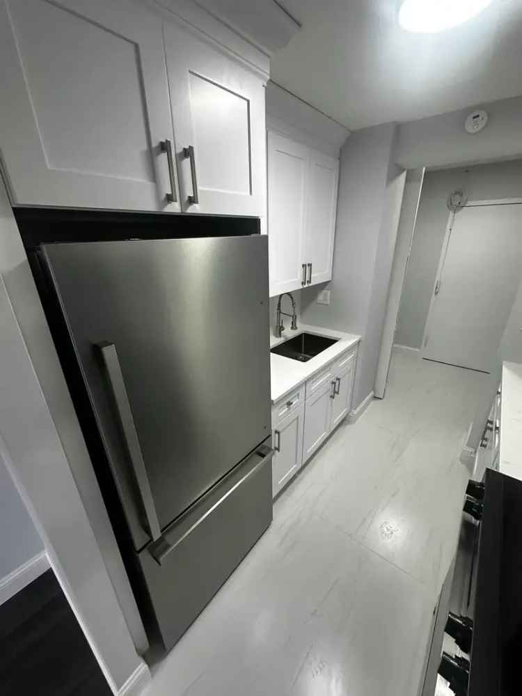 1 Bedroom Condo for Rent - Modern, Updated, City Views