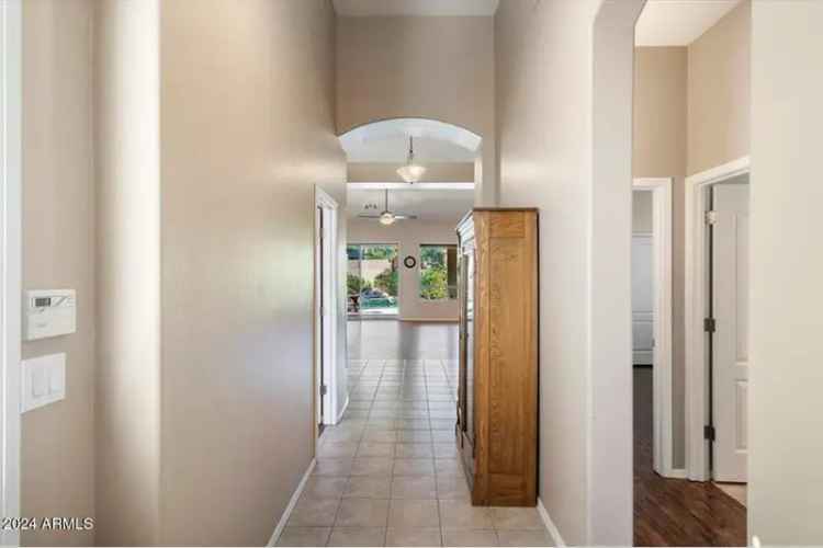 Single-family house For Sale in Fountain Hills, Arizona