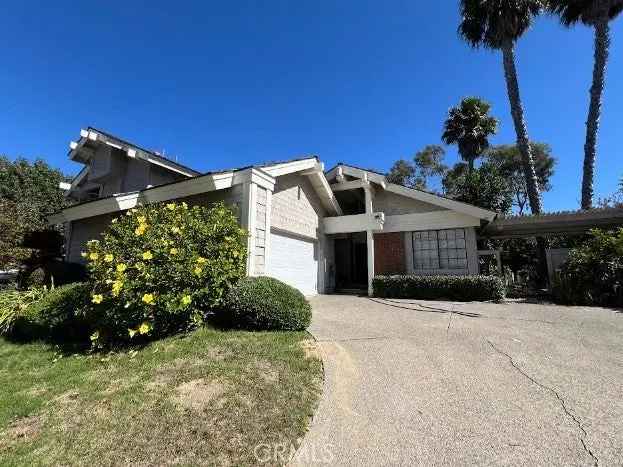 Single-family house For Sale in 11,9, Candlebush, Irvine, California