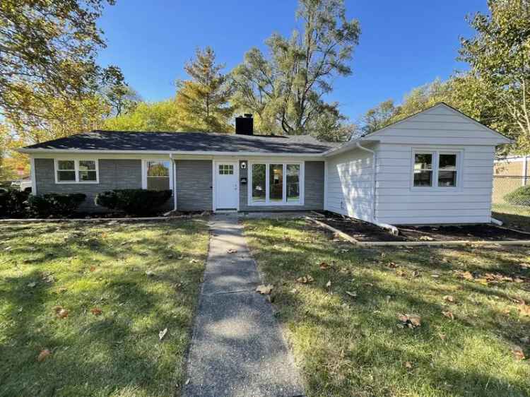 Single-family house For Sale in 341, Minocqua Street, Park Forest, Illinois