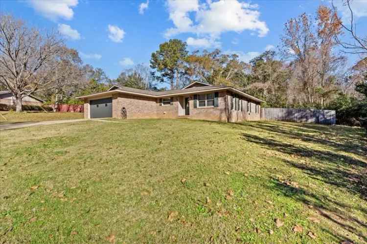 Single-family house For Sale in 704, South Ouida Street, Enterprise, Alabama