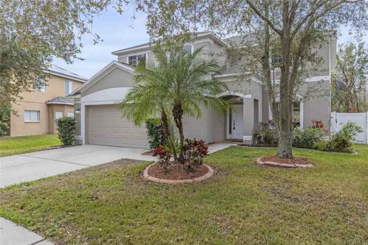 Single-family house For Sale in 10525, Lucaya Drive, Tampa, Florida